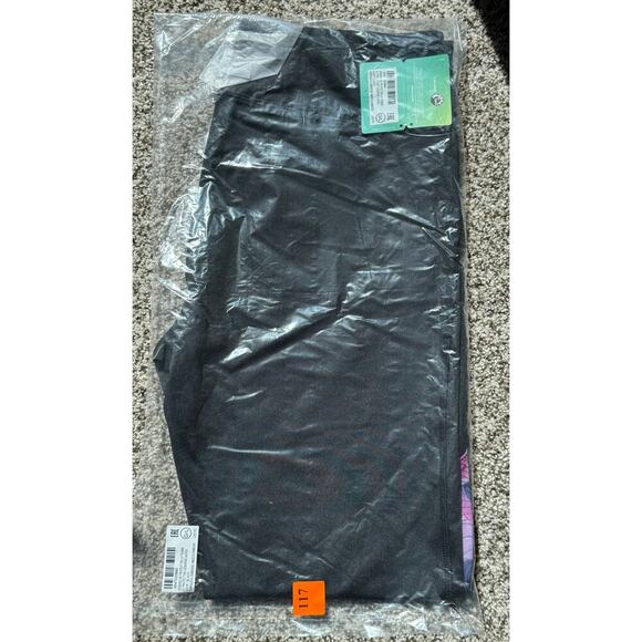 SEA-DOO - Women's UV Protection Leggings - Black LARGE NEW in package - Picture 3 of 6